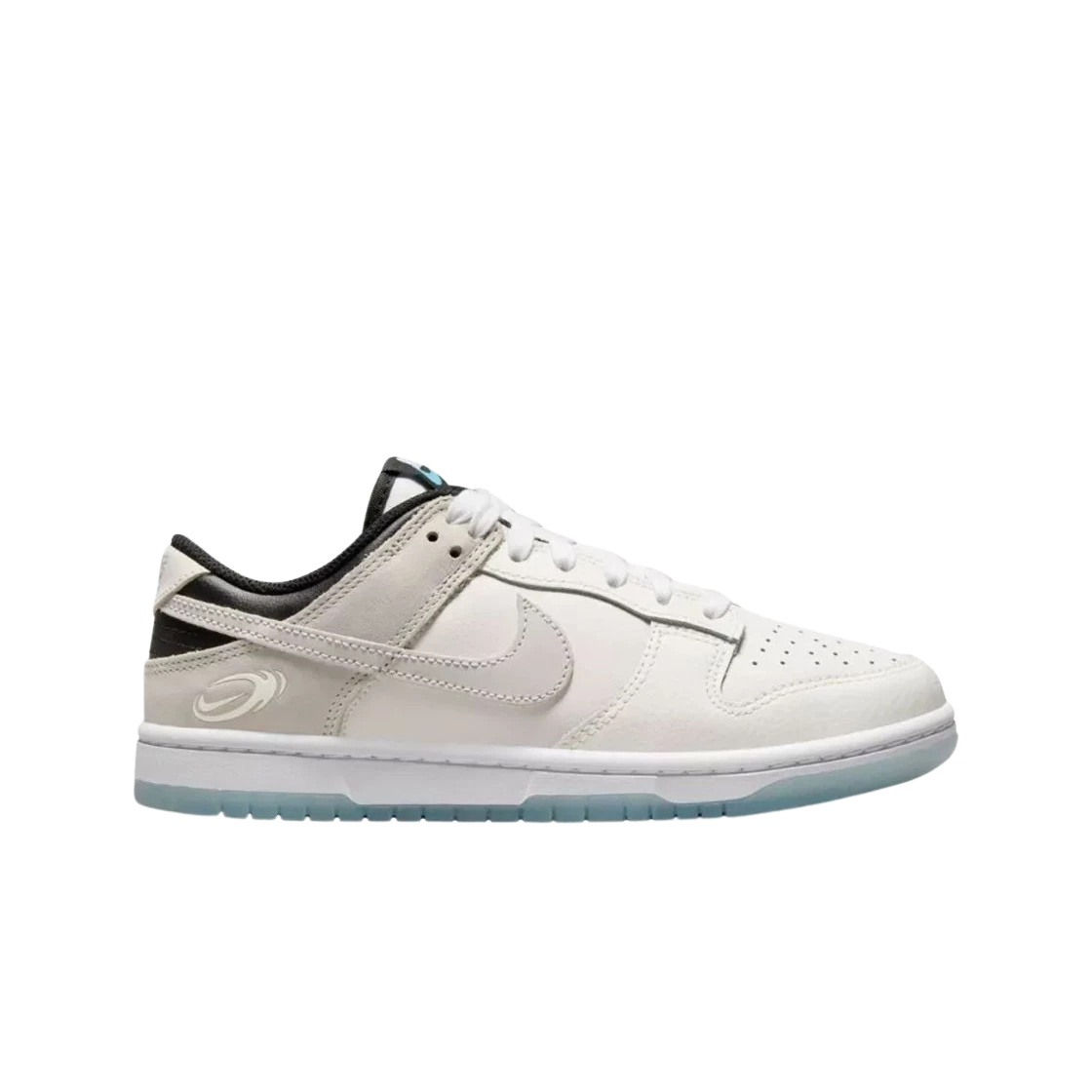 https://d2cva83hdk3bwc.cloudfront.net/(w)-nike-dunk-low-se-phantom-sail-1.jpg