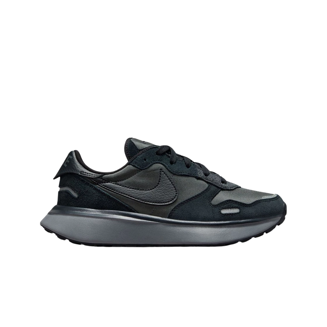 https://d2cva83hdk3bwc.cloudfront.net/(w)-nike-phoenix-waffle-black-and-off-noir-2.jpg