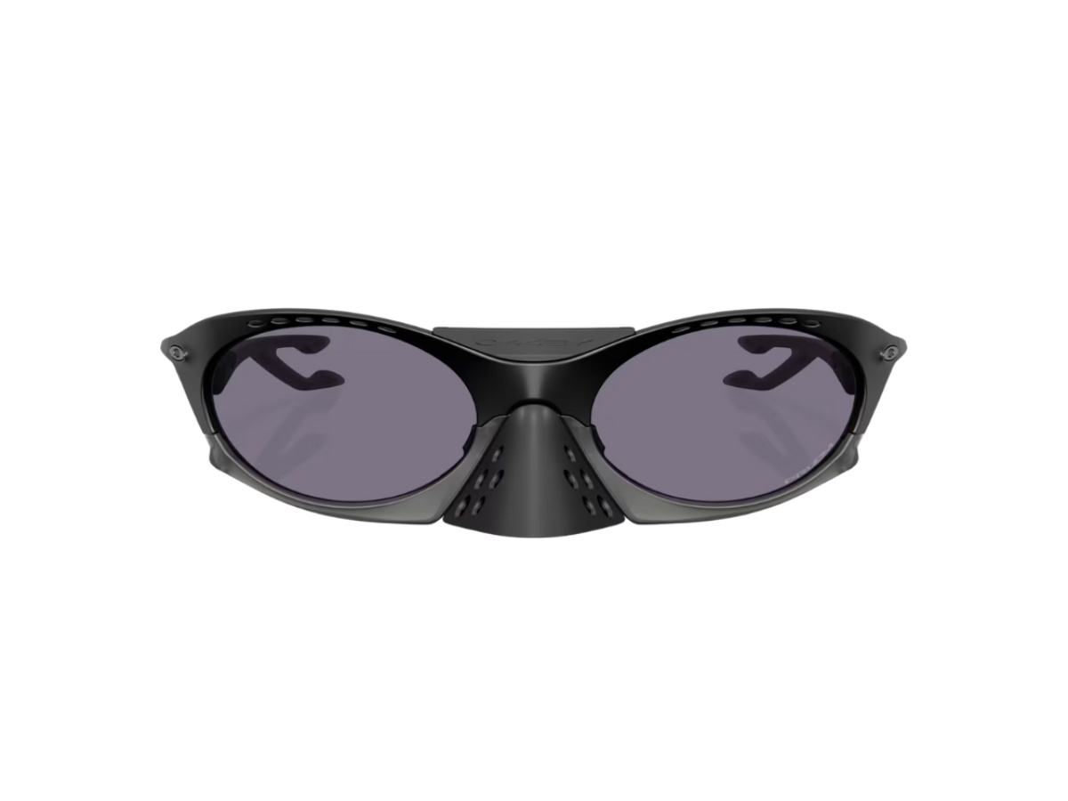 https://d2cva83hdk3bwc.cloudfront.net/009437-01-oakley-plantaris-prizm-grey-lenses-matte-black-frame-2.jpg