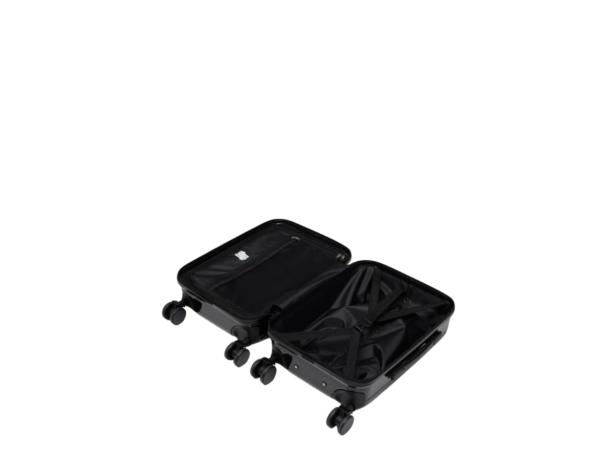 https://d2cva83hdk3bwc.cloudfront.net/01043-black-os-undefeated-carry-on-luggage-black-3.jpg
