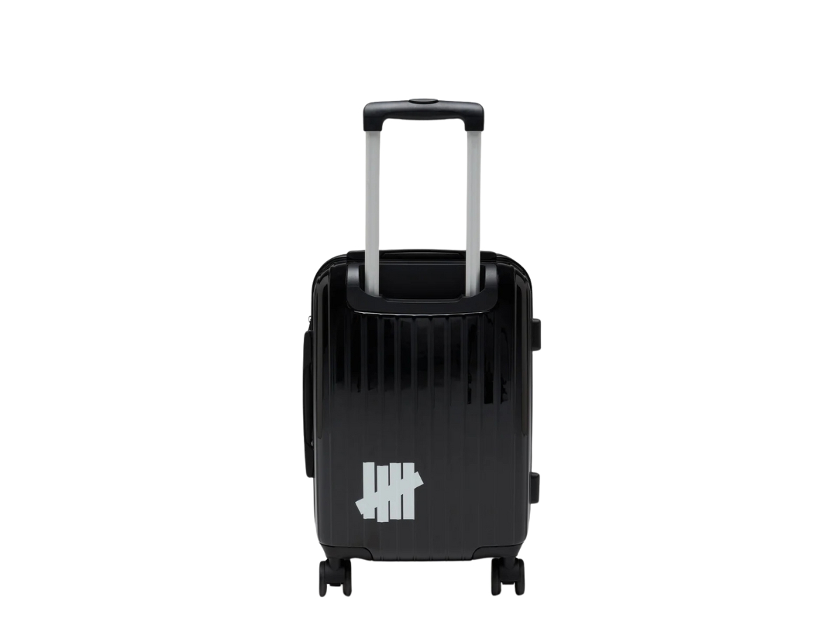 https://d2cva83hdk3bwc.cloudfront.net/01043-black-os-undefeated-carry-on-luggage-black-4.jpg