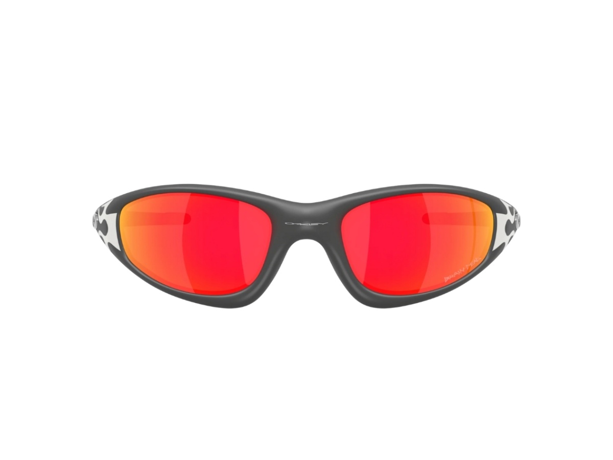 https://d2cva83hdk3bwc.cloudfront.net/0oo9505-950506-oakley-dead-straight-jacket-99-matte-dark-grey-prizm-ruby-2.jpg