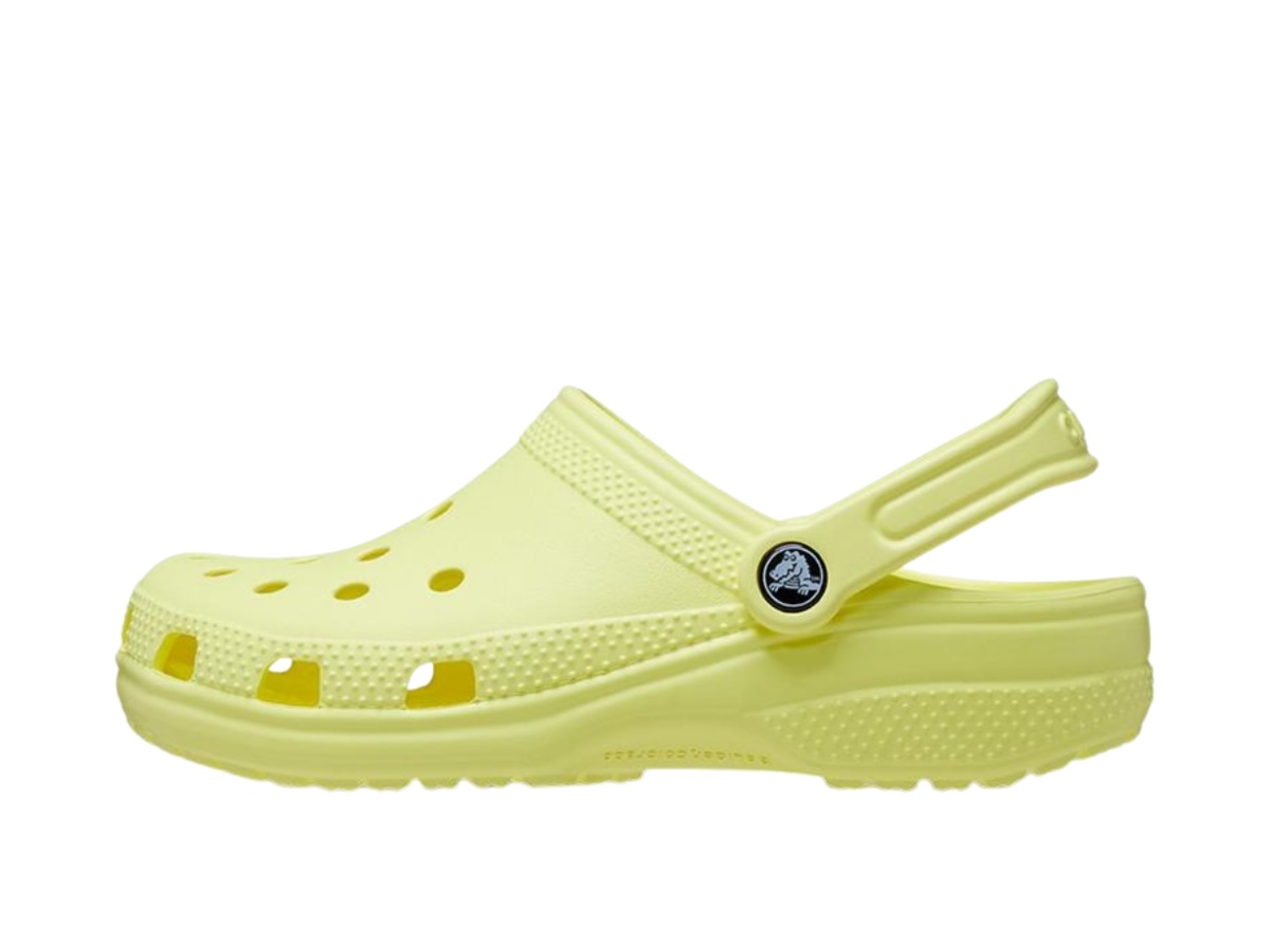 https://d2cva83hdk3bwc.cloudfront.net/10001-75u-crocs-classic-clog-beach-yellow-2.jpg