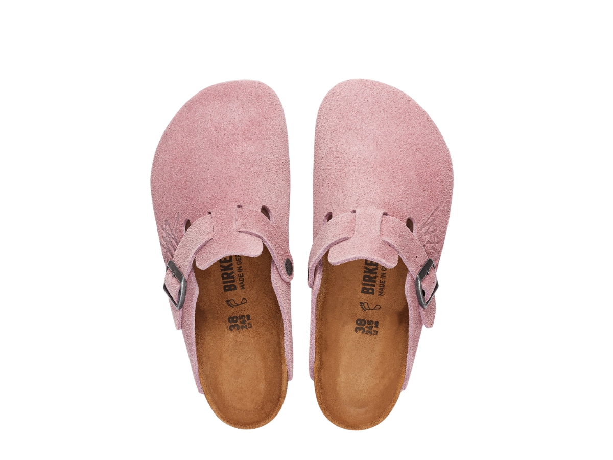 https://d2cva83hdk3bwc.cloudfront.net/1022971-birkenstock-boston-clog-stussy-dusty-pink-2021-3.jpg