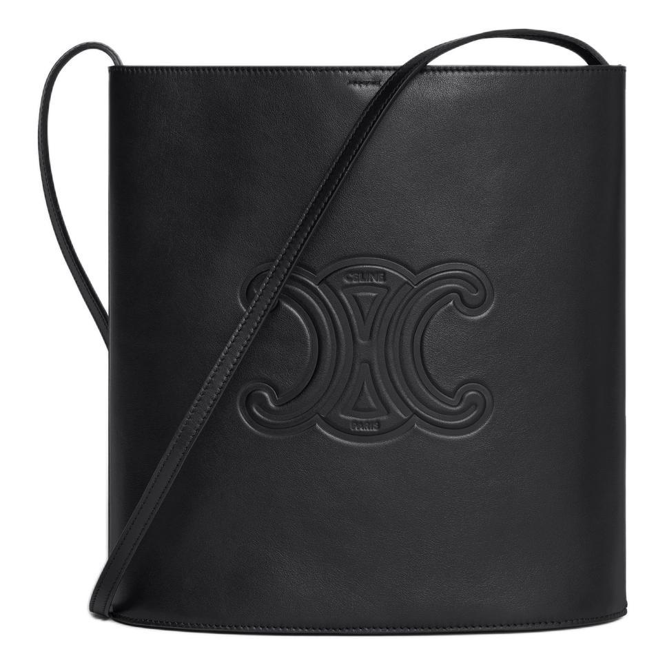https://d2cva83hdk3bwc.cloudfront.net/118293GCX-38SI-celine-calfskin-bucket-bags-shoulder-bags-small-size-men-s-black-1.jpg