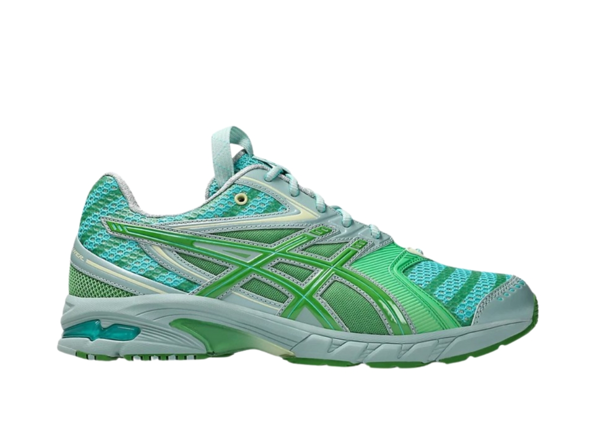 https://d2cva83hdk3bwc.cloudfront.net/1203A606-300-asics-gel-ds-trainer-14-waterfall-lichen-1.jpg