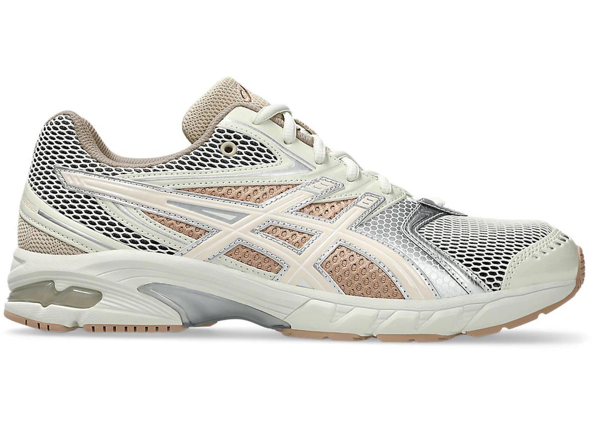 https://d2cva83hdk3bwc.cloudfront.net/1203A607-301-asics-gel-ds-trainer-14-lake-grey-mineral-beige-1.jpg