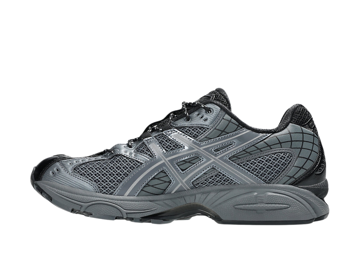 https://d2cva83hdk3bwc.cloudfront.net/1203A696-001-asics-haven-x-gel-nimbus-10-1-black-2.jpg