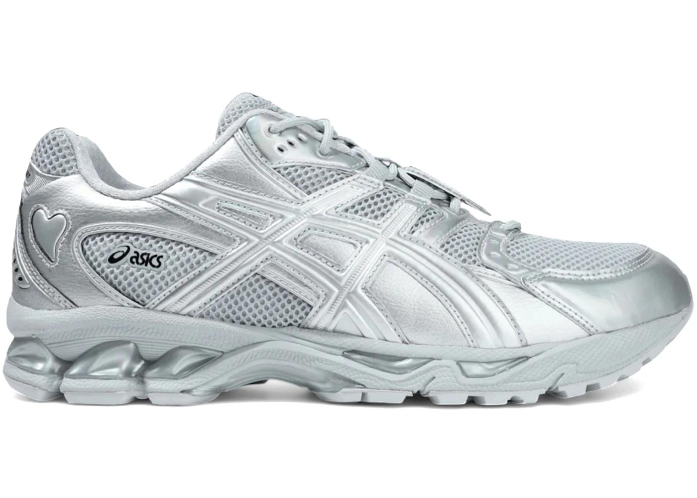 https://d2cva83hdk3bwc.cloudfront.net/1203A833-020-asics-gel-nimbus-10-1-kimh-kim-pure-silver-1.jpg