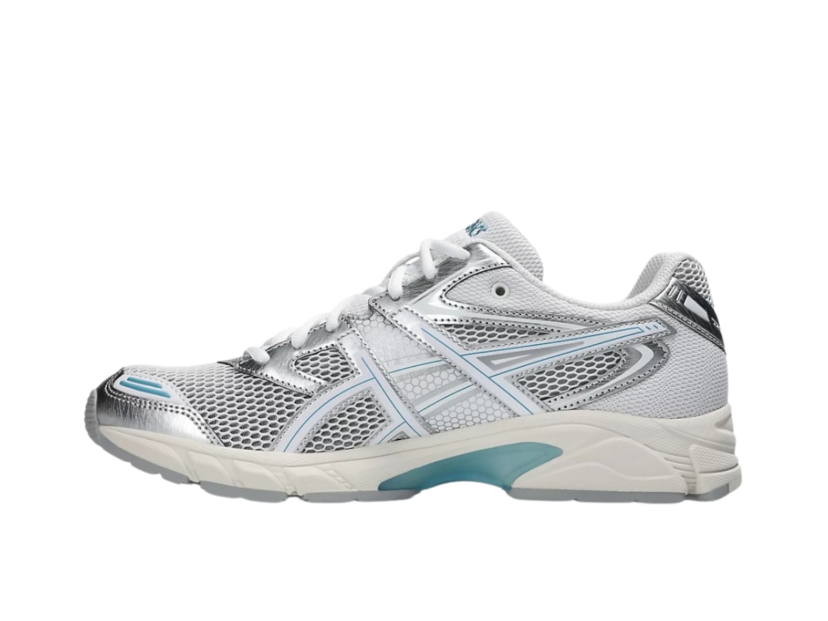 https://d2cva83hdk3bwc.cloudfront.net/1203a607-102-asics-gel-ds-trainer-14-white-stillwater-2.jpg