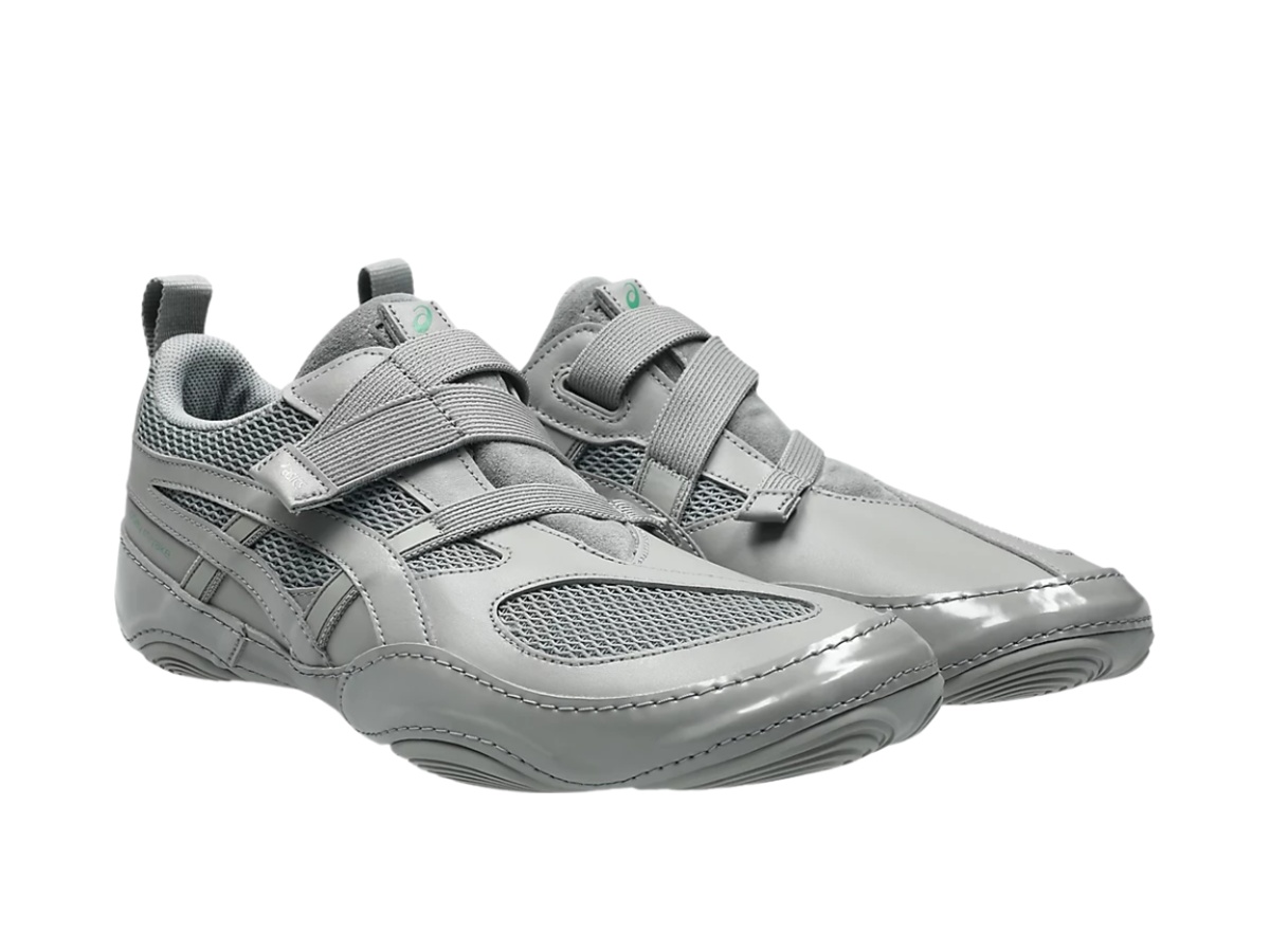 https://d2cva83hdk3bwc.cloudfront.net/1203b189-020-asics-x-issey-miyake-hyper-taping-grey-4.jpg
