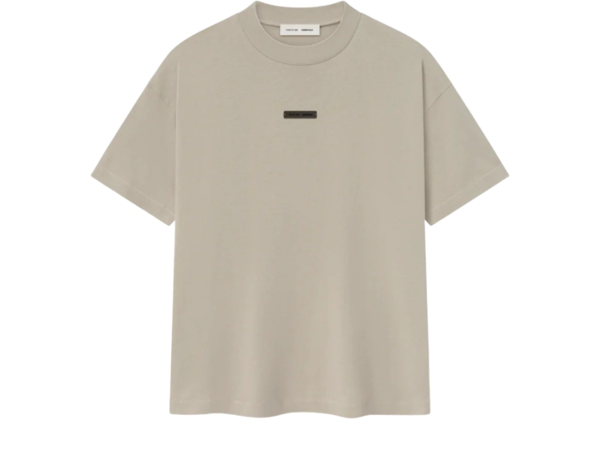 https://d2cva83hdk3bwc.cloudfront.net/125sp254191f-fear-of-god-essentials-classic-tee-timber-ss25-2.jpg