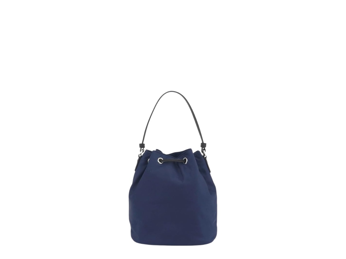 https://d2cva83hdk3bwc.cloudfront.net/134652-0722-tory-burch-2-way-mini-bag-royal-navy-2.jpg