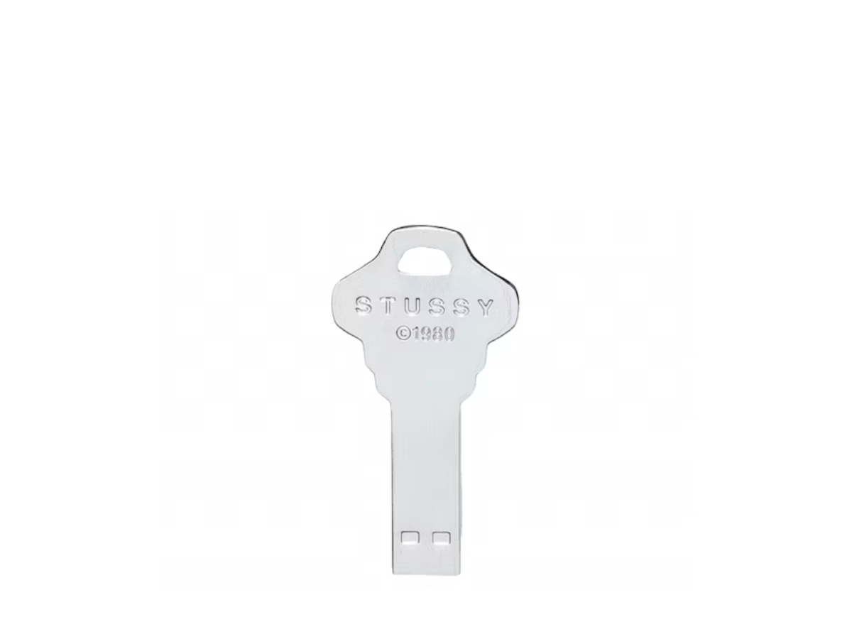 https://d2cva83hdk3bwc.cloudfront.net/138945-silv-stussy-64gb-key-usb-silver-2.jpg