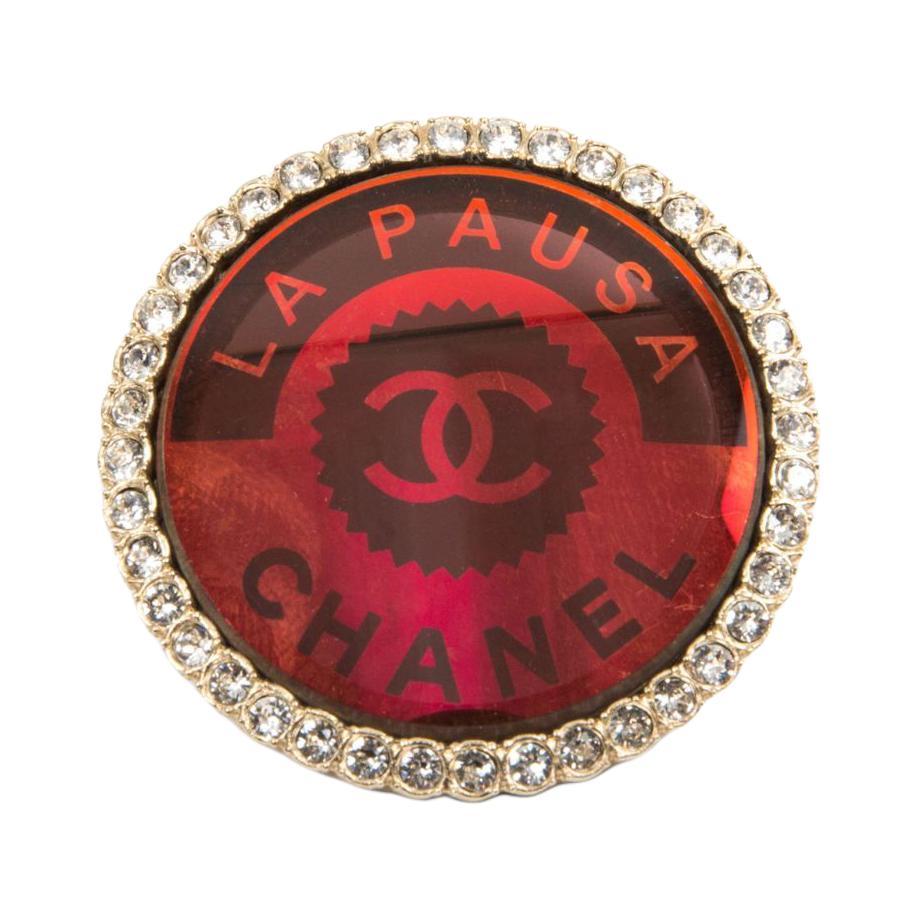 https://d2cva83hdk3bwc.cloudfront.net/15015639-chanel-2019-la-pausa-rhinestone-brooch-1.jpg