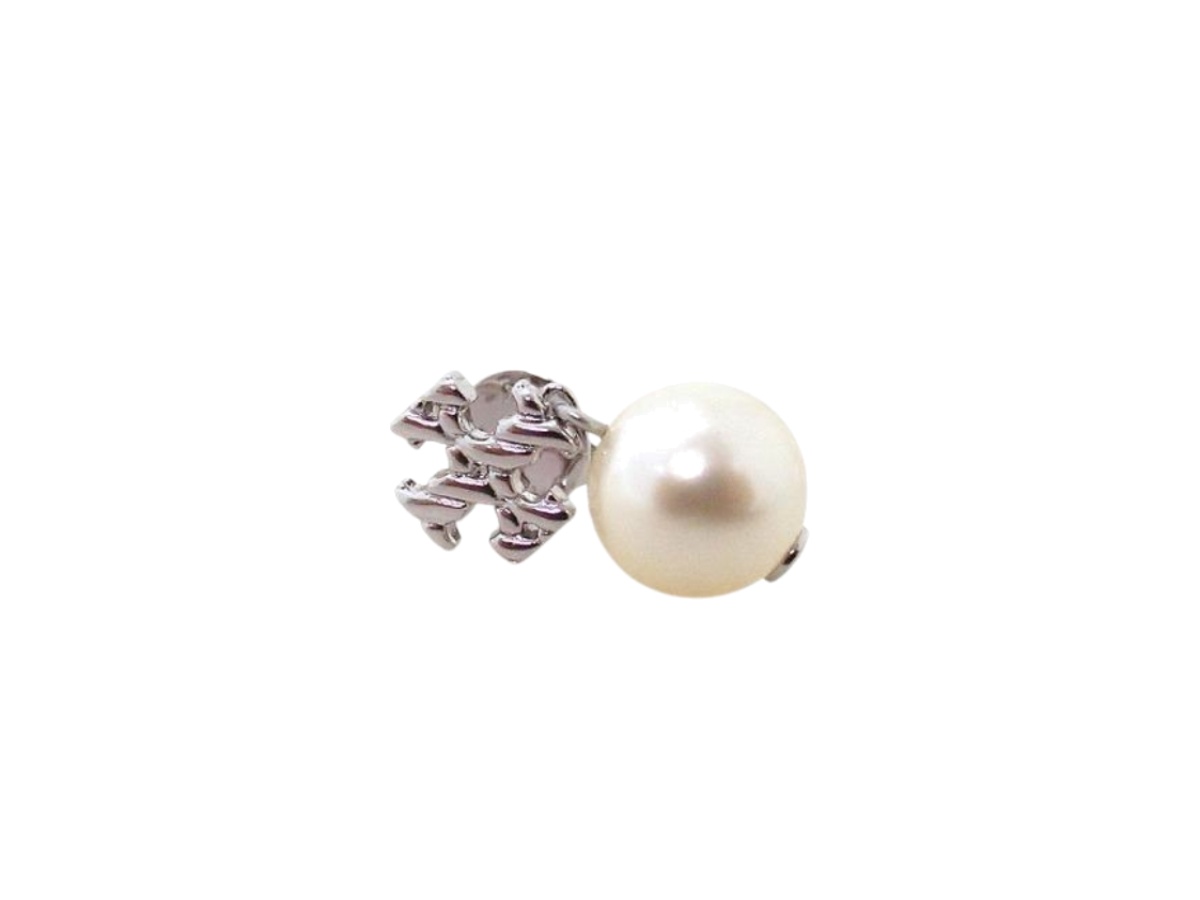 https://d2cva83hdk3bwc.cloudfront.net/164142-056-tory-burch-rope-logo-pearl-drop-earrings-silver-3.jpg