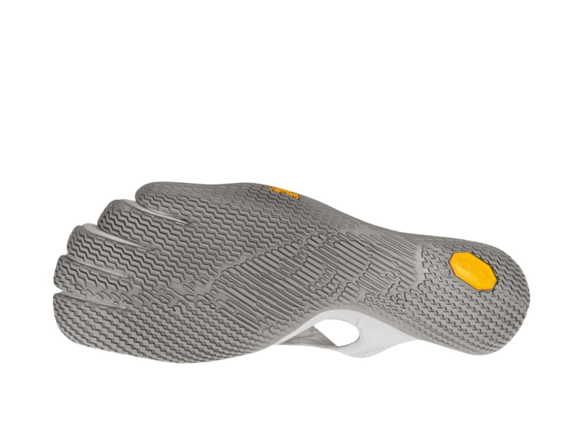 https://d2cva83hdk3bwc.cloudfront.net/18w7202-vibram-fivefingers-v-soul-silver-2.jpg