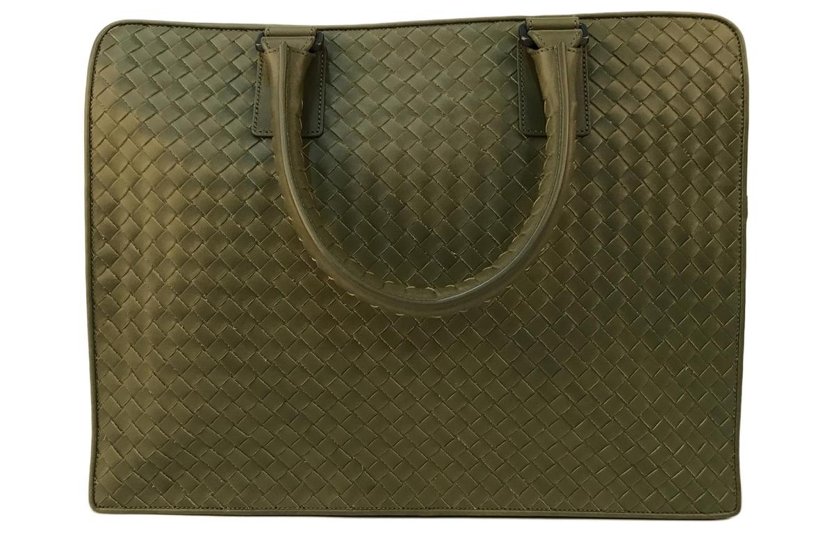 https://d2cva83hdk3bwc.cloudfront.net/194669V46518901-bottega-veneta-intrecciato-calfskin-briefcases-handbags-men-s-green-1.jpg