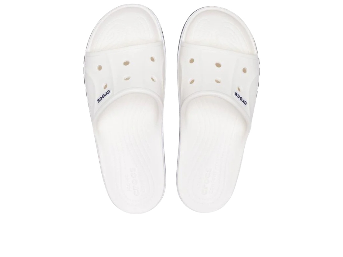https://d2cva83hdk3bwc.cloudfront.net/205392-126-crocs-bayaband-clog-white-unisex-slippers-3.jpg