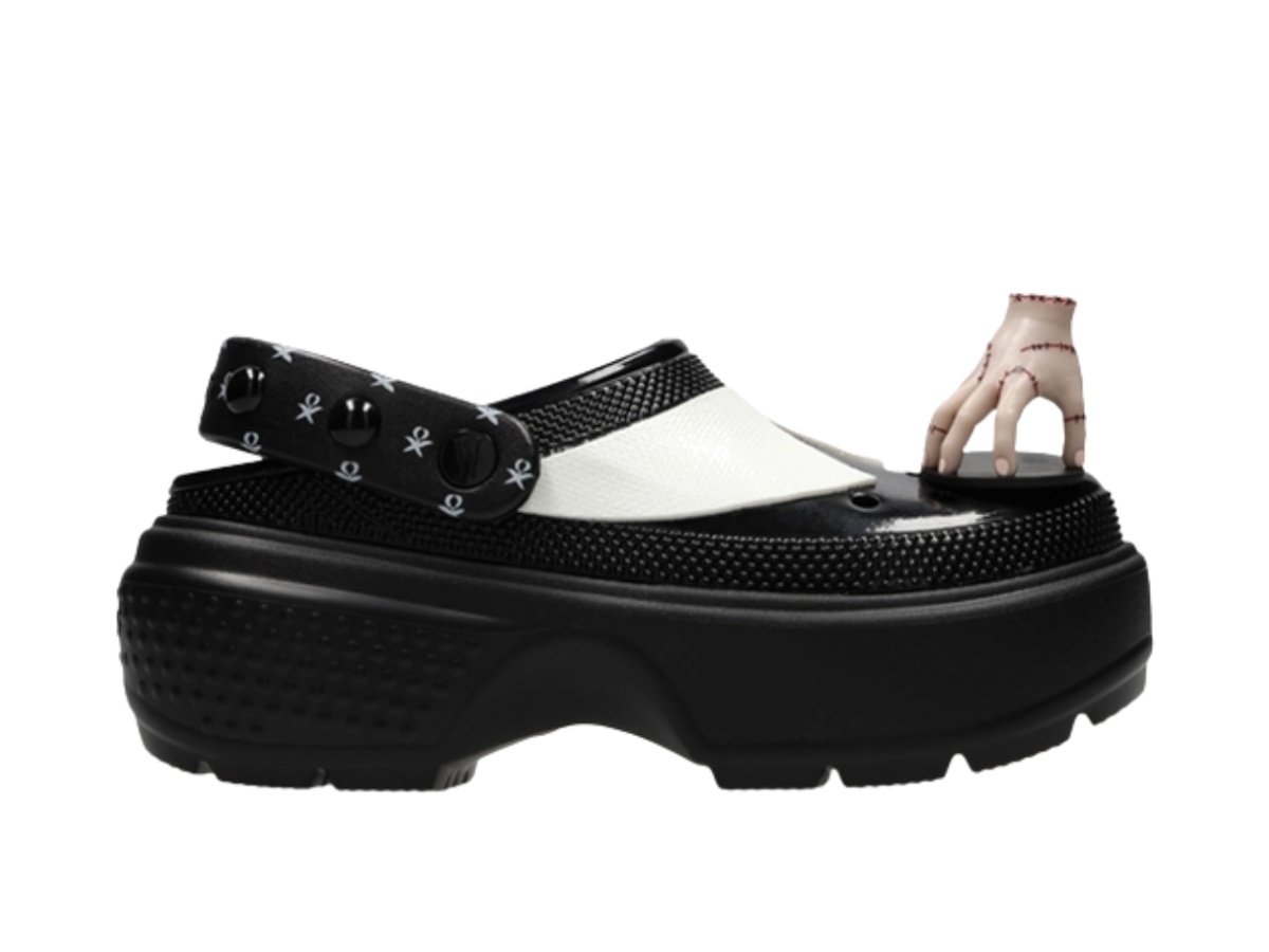 https://d2cva83hdk3bwc.cloudfront.net/210214-001-crocs-wednesday-stomp-clog-black-women-s-1.jpg
