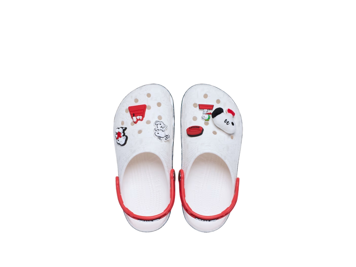 https://d2cva83hdk3bwc.cloudfront.net/211124-90H-crocs-classic-clog-peanuts-snoopy-4.jpg
