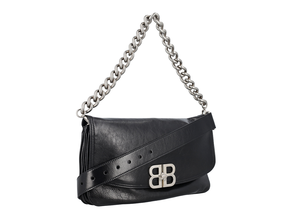 https://d2cva83hdk3bwc.cloudfront.net/23A7485962AAI4_1000-balenciaga-bb-soft-large-flap--2.jpg
