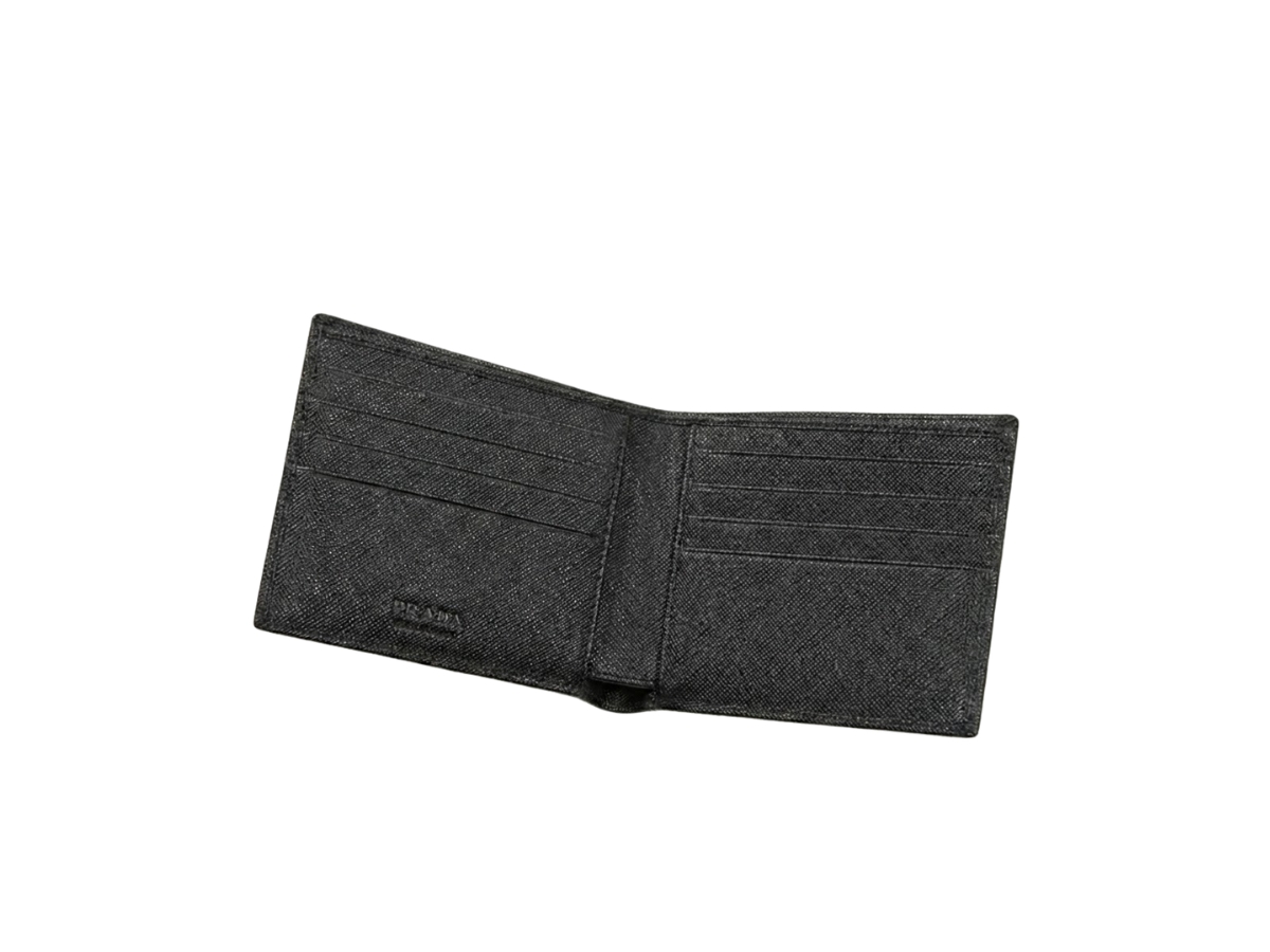 https://d2cva83hdk3bwc.cloudfront.net/2mo513-qhh-f0002-prada-saffiano-leather-wallet-metal-triangle-logo-black-2.jpg