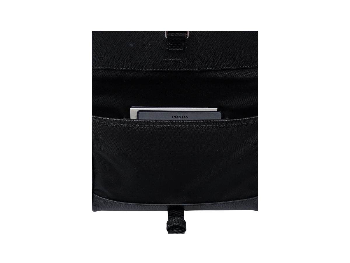 https://d2cva83hdk3bwc.cloudfront.net/2zh108-2dmh-f0002-prada-re-nylon-and-saffiano-leather-smartphone-case-with-enameled-metal-triangle-logo-black-5.jpg