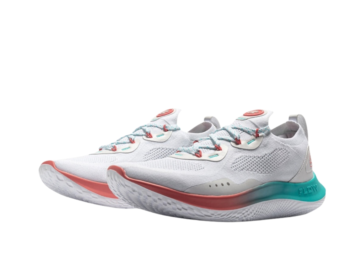 https://d2cva83hdk3bwc.cloudfront.net/3025936-103-under-armour-curry-flow-go-white-daiquiri-3.jpg