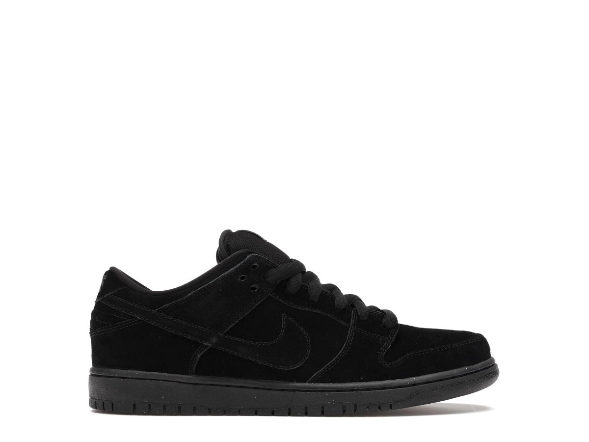nike sb blackout