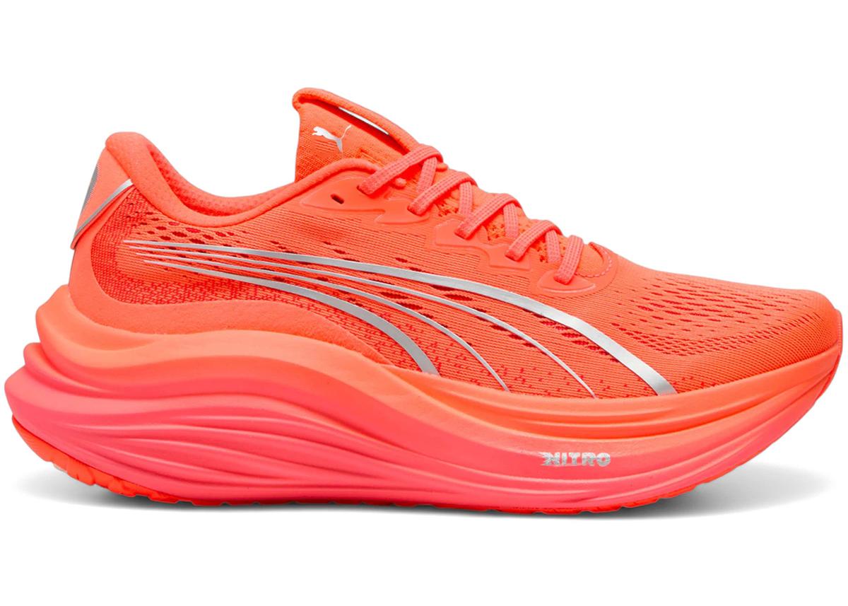 https://d2cva83hdk3bwc.cloudfront.net/310088-11-puma-magmax-nitro-glowing-red-1.jpg