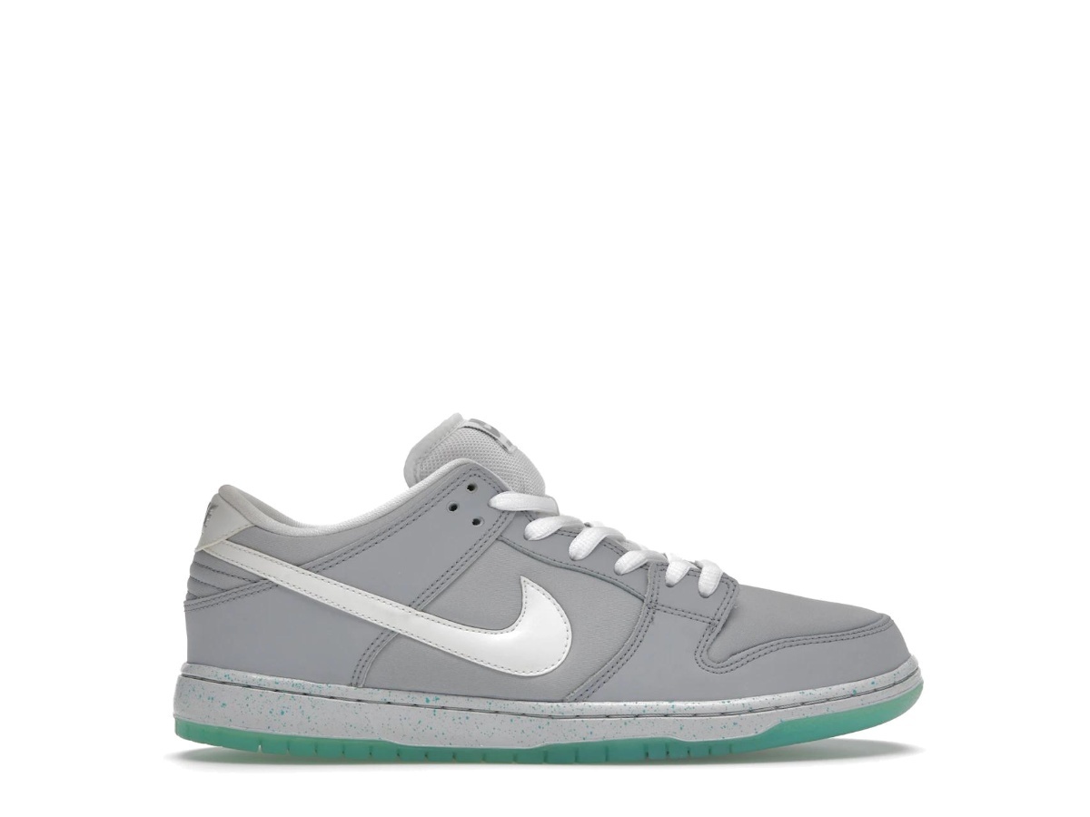 https://d2cva83hdk3bwc.cloudfront.net/313170-022-nike-sb-dunk-low-marty-mcfly-1.jpg