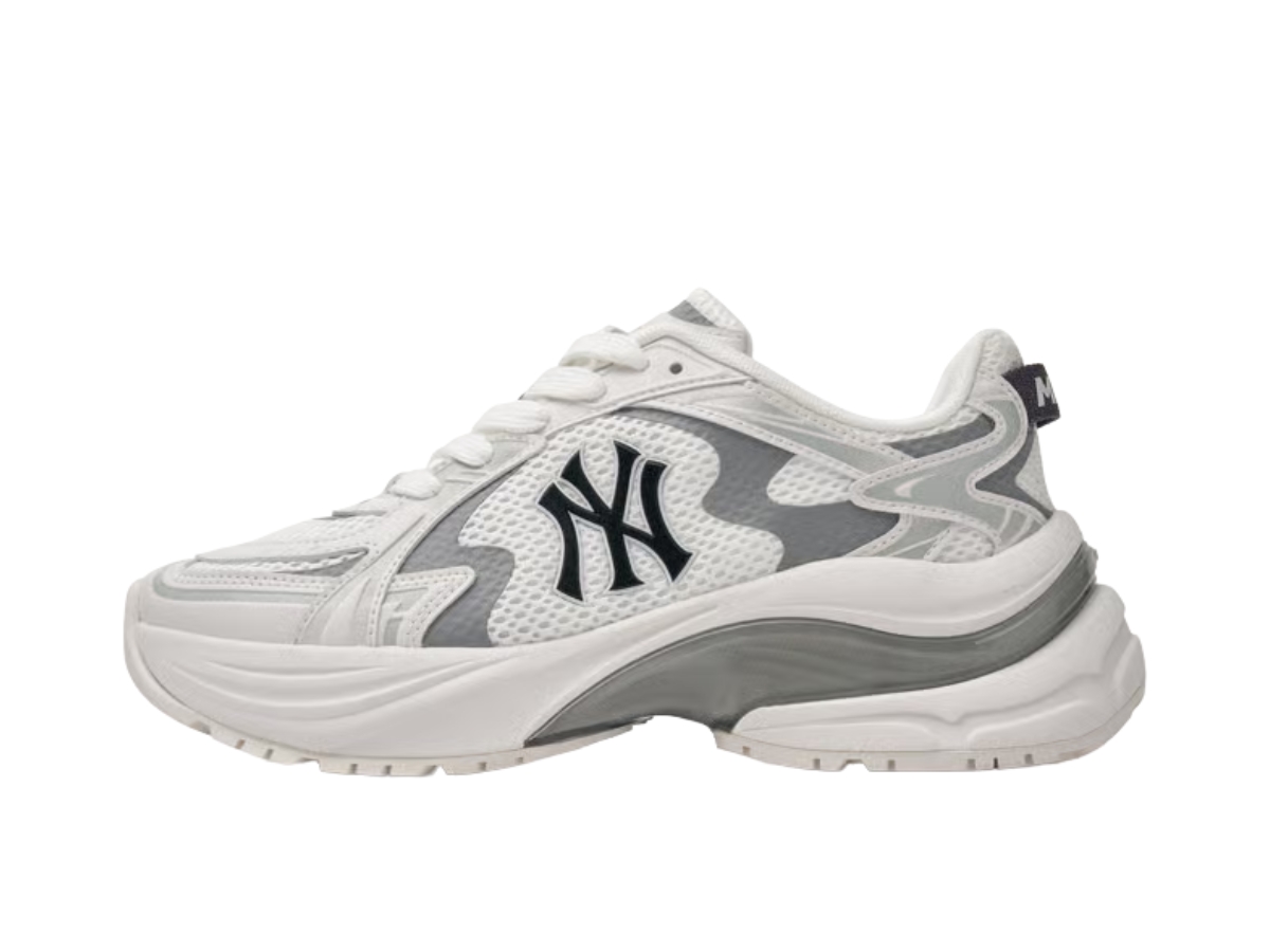 https://d2cva83hdk3bwc.cloudfront.net/3arnspl4n-50whs-mlb-curve-runner-new-york-yankees-whute-fw25-women-s-2.jpg