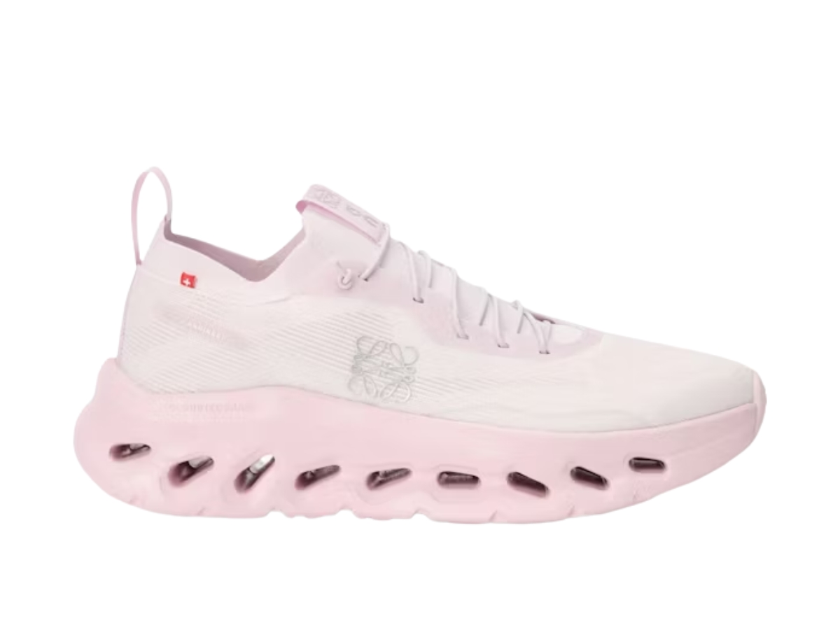 https://d2cva83hdk3bwc.cloudfront.net/3md30334193-loewe-x-on-running-cloudtilt-pale-pink-1.jpg