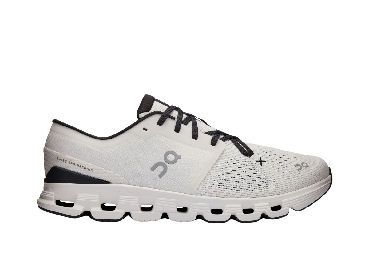 https://d2cva83hdk3bwc.cloudfront.net/3me30040791-on-running-cloud-x-4-ivory-black-1.jpg