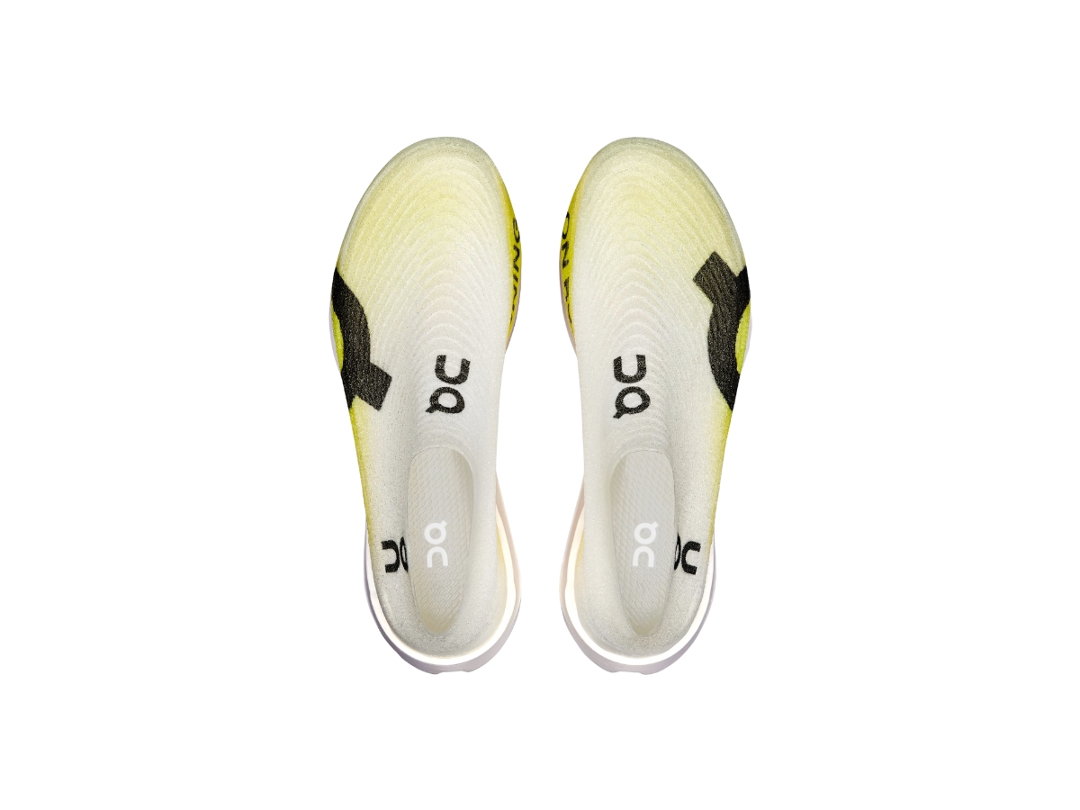 https://d2cva83hdk3bwc.cloudfront.net/3ue30012929-on-running-cloudboom-strike-ls-white-lime-3.jpg