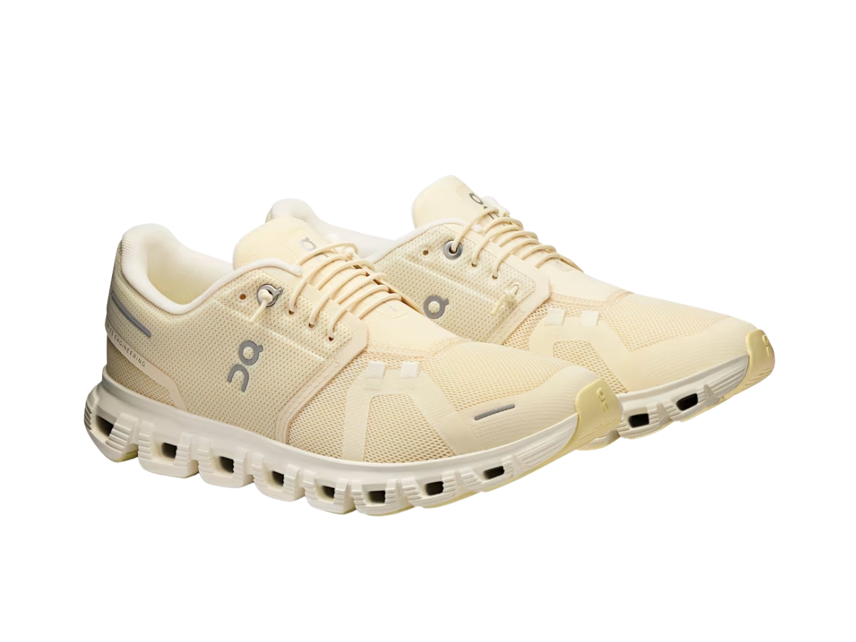 https://d2cva83hdk3bwc.cloudfront.net/3wf10064297-on-running-cloud-6-castor-ivory-women-s-3.jpg