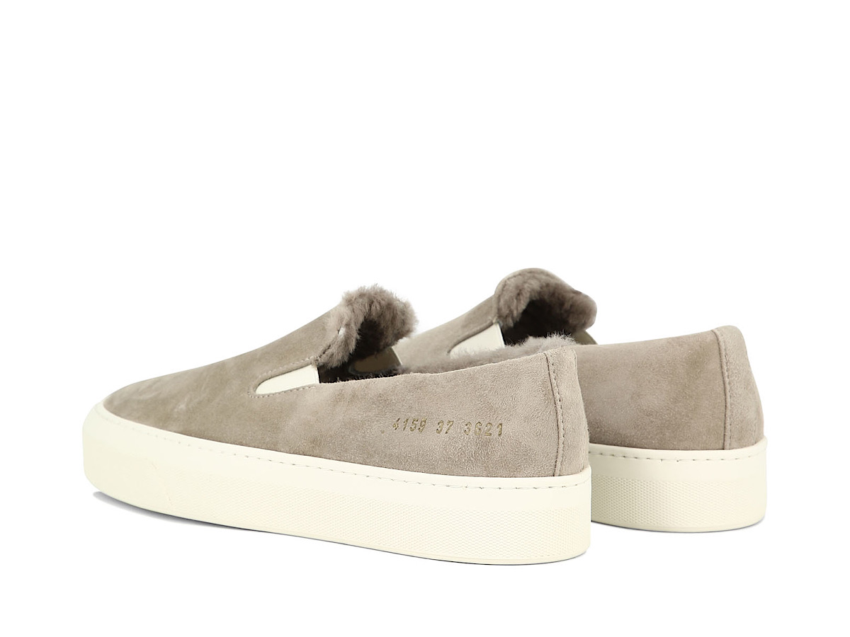 https://d2cva83hdk3bwc.cloudfront.net/41593621-common-projects-suede-sliponbe-4.jpg