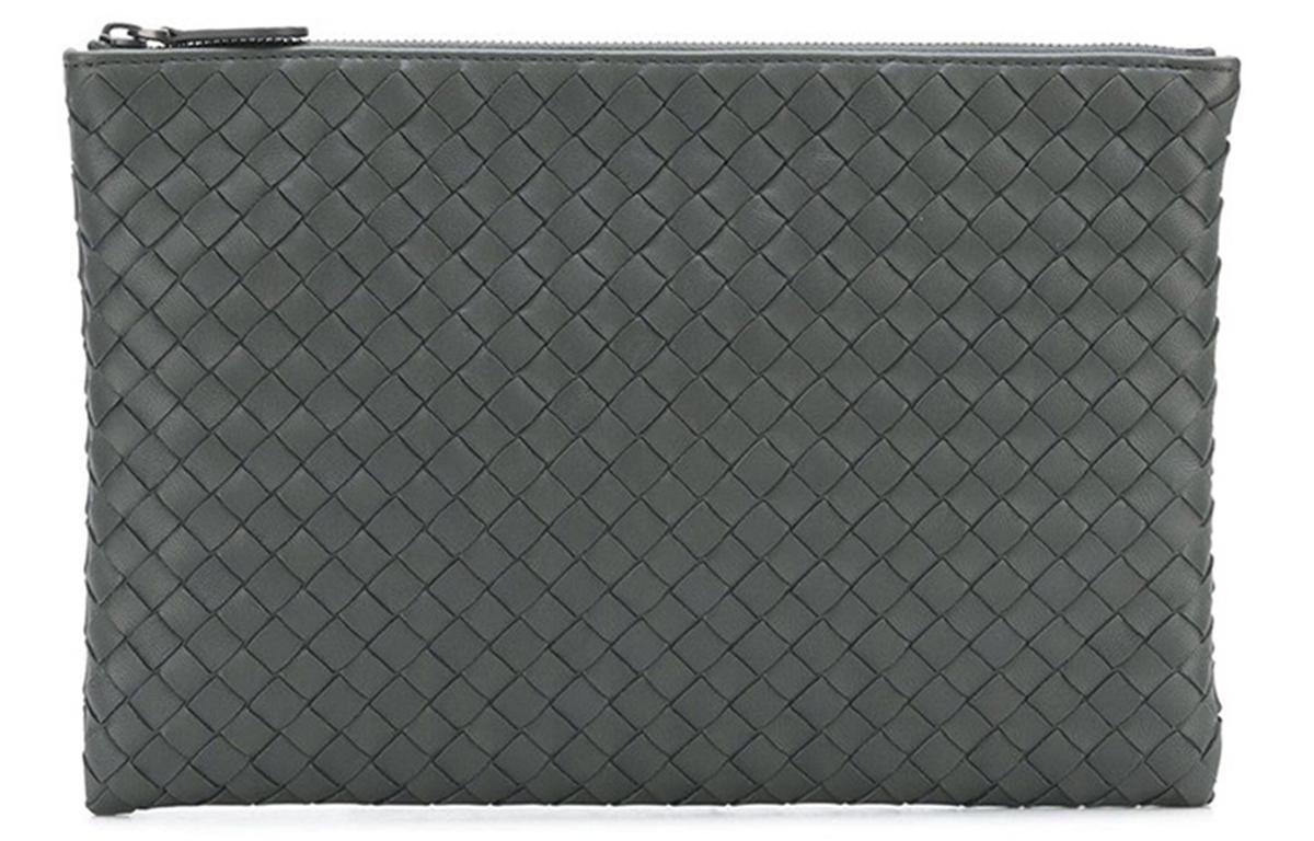 https://d2cva83hdk3bwc.cloudfront.net/522429-V001N-8522-bottega-veneta-cow-leather-clutch-women-s-gray-1.jpg