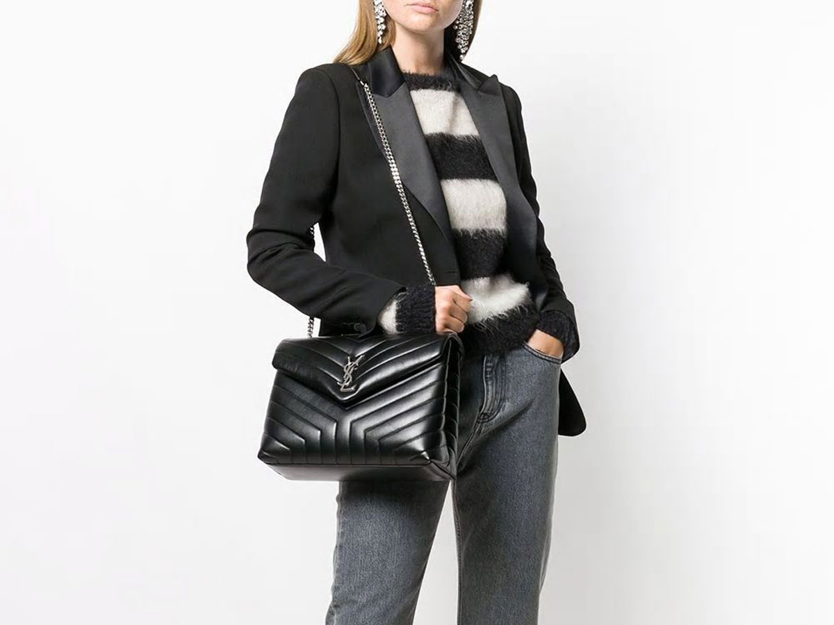 https://d2cva83hdk3bwc.cloudfront.net/574946DV726_1000-saint-laurent-loulou-medium-le-2.jpg