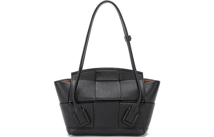 https://d2cva83hdk3bwc.cloudfront.net/575943-VA981-1229-bottega-veneta-shoulder-bags-1.jpg