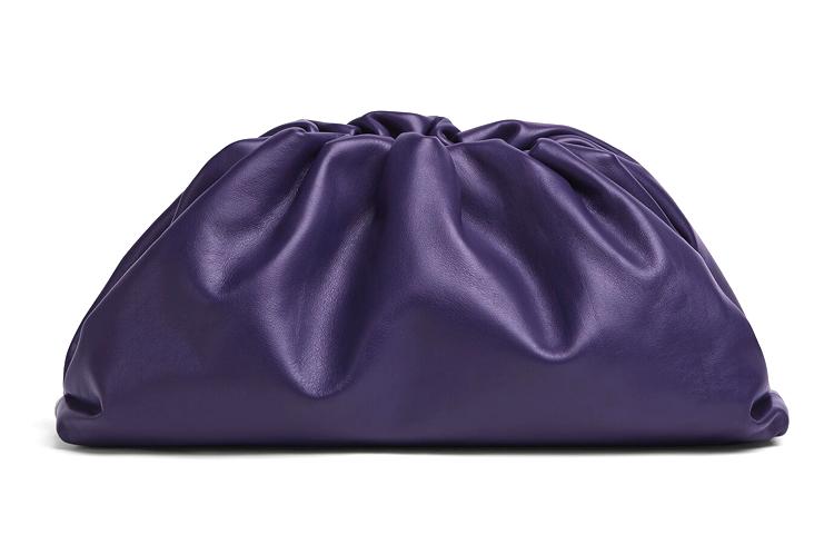 https://d2cva83hdk3bwc.cloudfront.net/576227-VCP40-5023-bottega-veneta-clutches-1.jpg