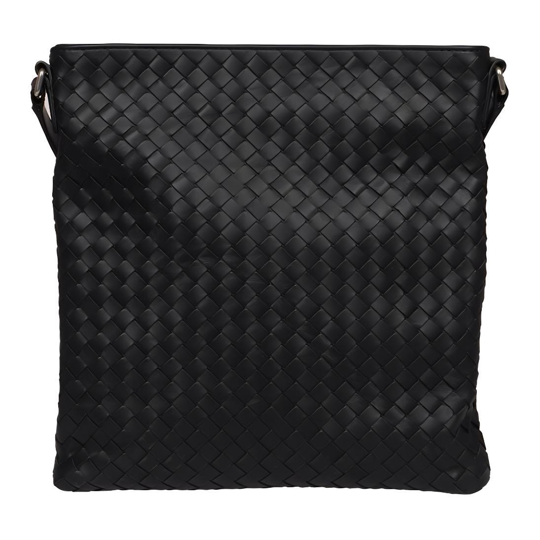 https://d2cva83hdk3bwc.cloudfront.net/577534V46518803-bottega-veneta-calfskin-shoulder-bag-men-s-black-1.jpg