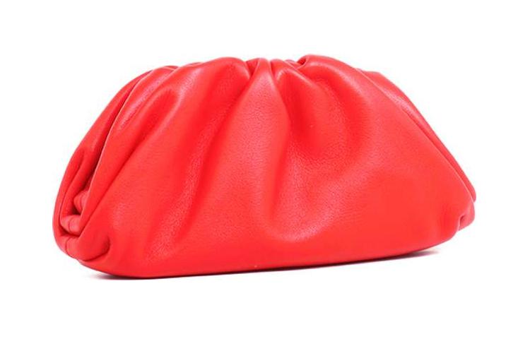 https://d2cva83hdk3bwc.cloudfront.net/577816VCP406402-bottega-veneta-wallets-1.jpg