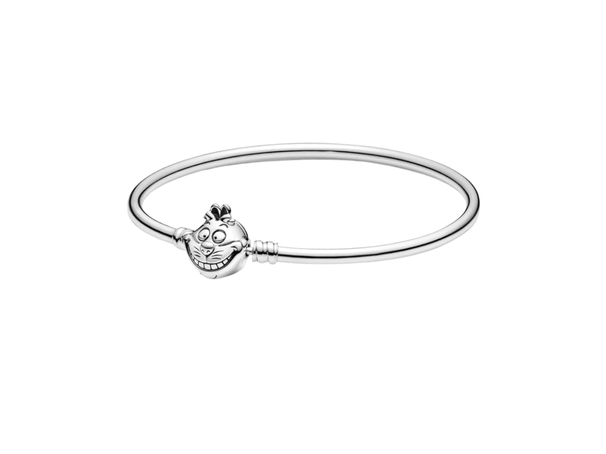 https://d2cva83hdk3bwc.cloudfront.net/599343C00-17-pandora-disney-alice-in-wonderland-cheshire-cat-clasp-silver-bracelet-1.jpg