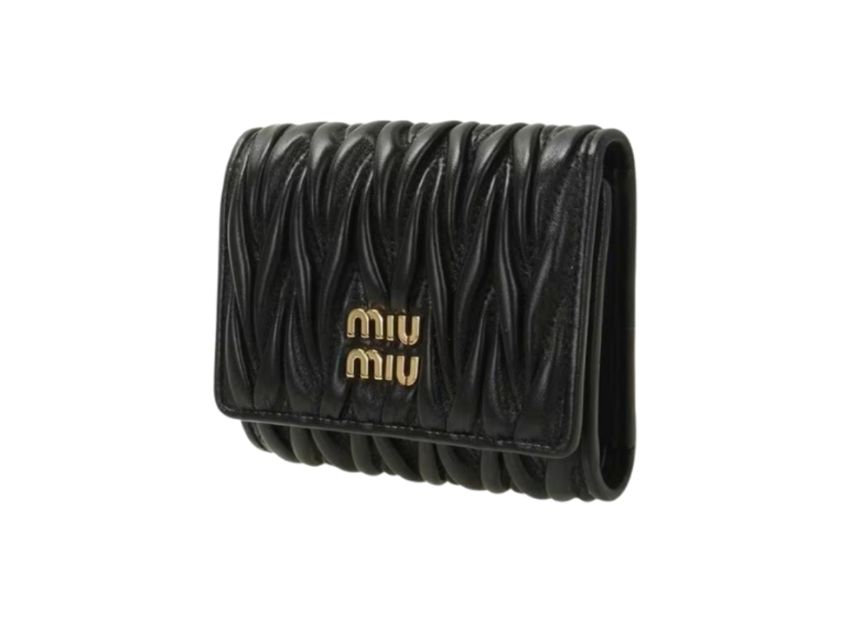 https://d2cva83hdk3bwc.cloudfront.net/5mh033-afpp-f0002-miu-miu-matelass-nappa-wallet-black-2.jpg