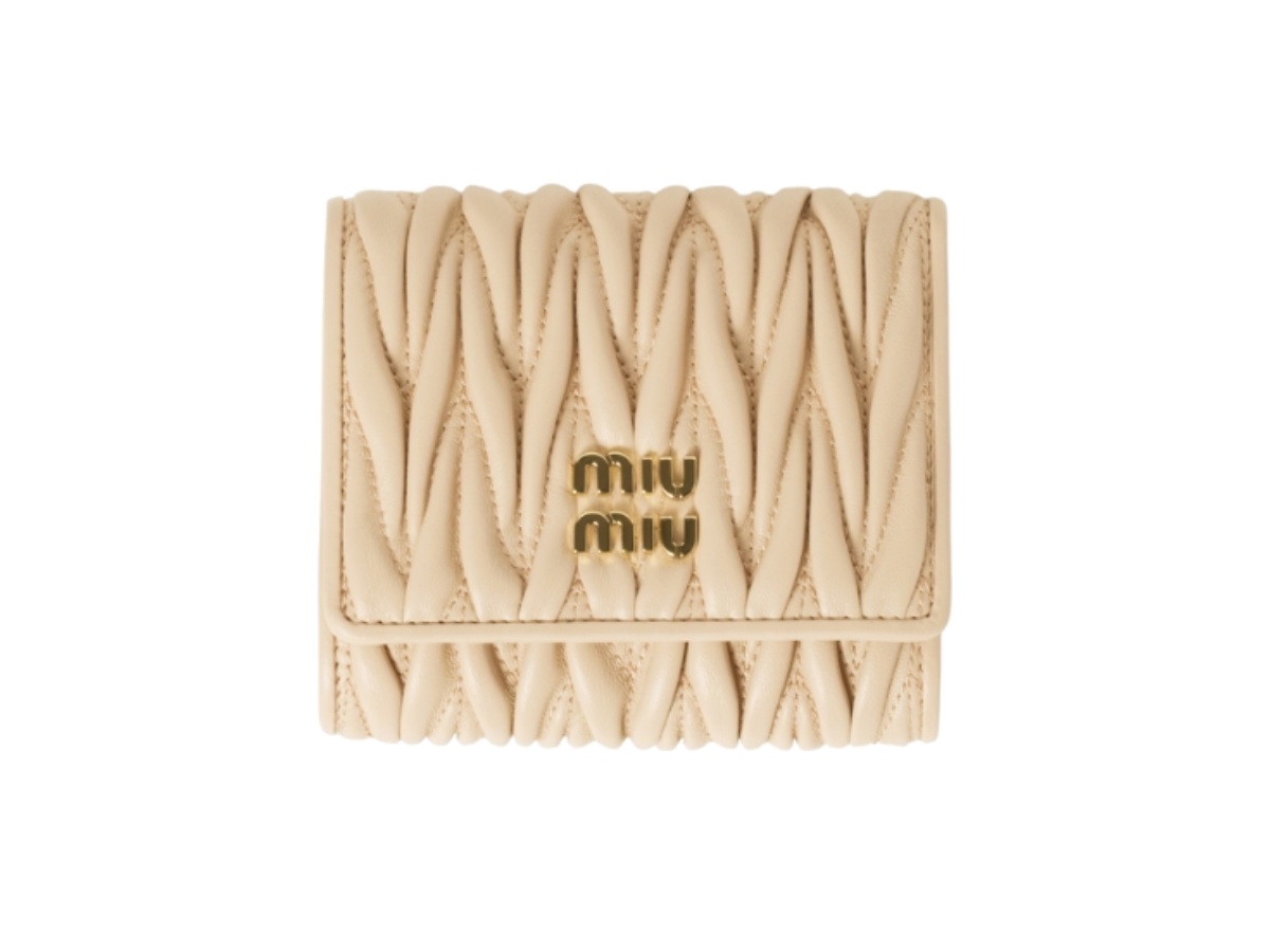 ★MIUMIU★ Small Materace Napa Leather Wallet Black Small Matelassé Nappa Leather Wallet | Miu Miu