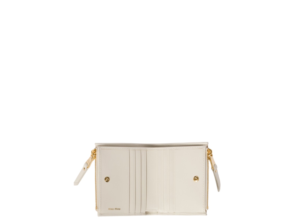 https://d2cva83hdk3bwc.cloudfront.net/5ml024-afpp-f0009-miu-miu-matelass-nappa-leather-small-wallet-white-2.jpg