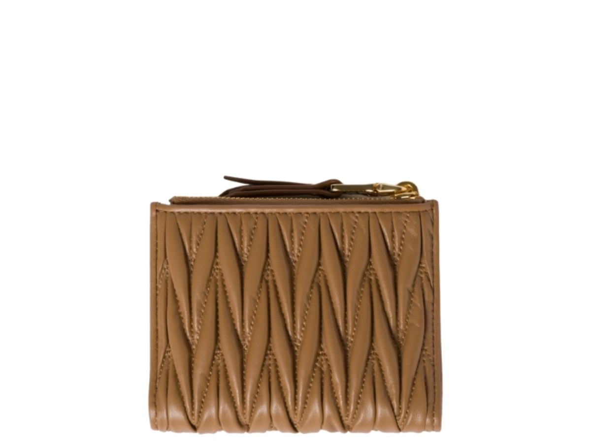 https://d2cva83hdk3bwc.cloudfront.net/5ml024-afpp-f098l-miu-miu-matelass-nappa-leather-small-wallet-caramel-2.jpg