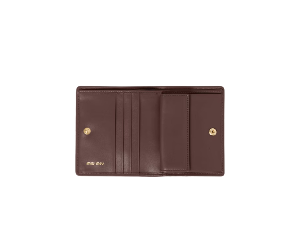 https://d2cva83hdk3bwc.cloudfront.net/5mv204-2fpp-f0nbl-miu-miu-matelasse-small-nappa-leather-wallet-sugar-2.jpg